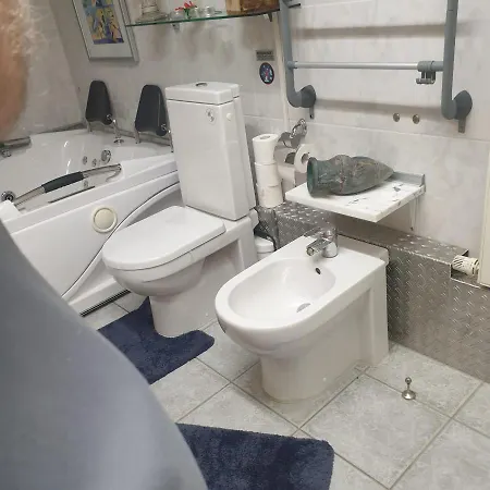 Kaiser Apartment *